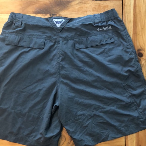 Columbia PFG shorts men’s six pocket men’s size 36 Waist 8L in like new - Picture 3 of 4